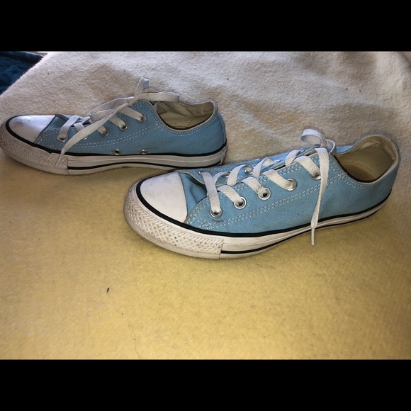 Light blue converse sneakers, Sz 6 - Picture 2 of 3